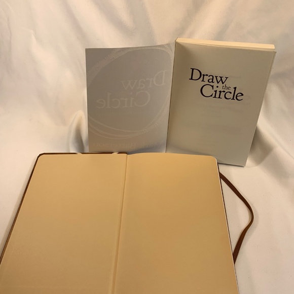 Draw the Circle Set of 2 Prayer Books - Mark Batterson - Picture 4 of 5